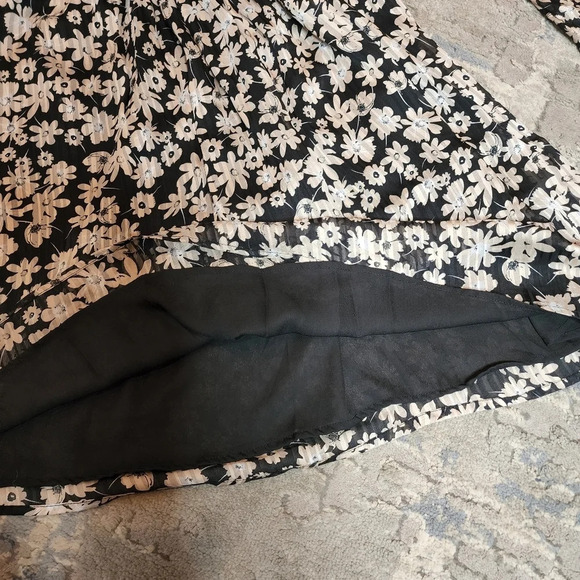 NWT ASTR the label RUFFLE SQUARE NECK SIDE CUTOUT MINI DRESS - Picture 4 of 16